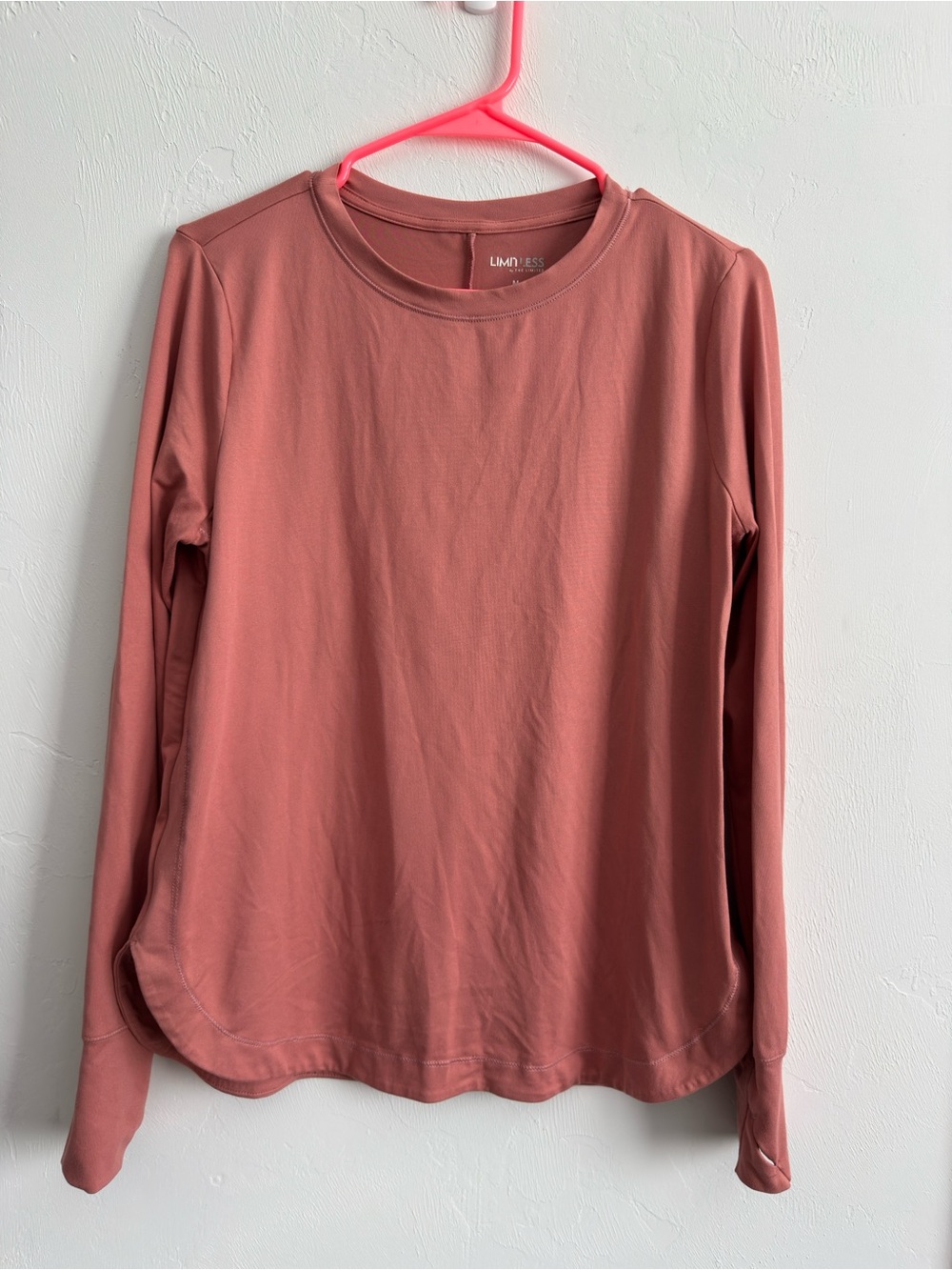 Limitless by The Limited Long Sleeve Performance T Shirt
Sz M Apricot